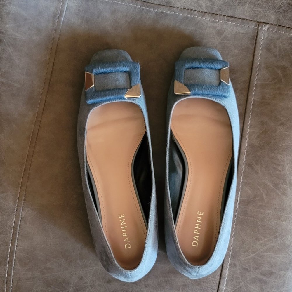 MWOT Daphne Flat with buckle purple blue Size 8.5